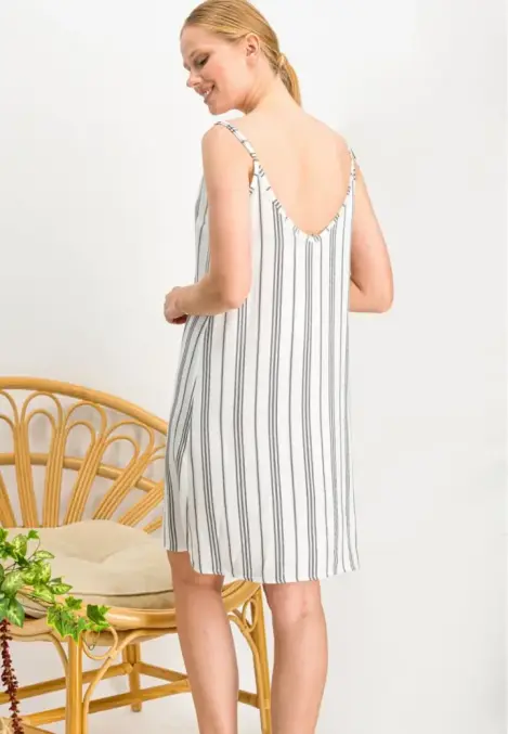 Rochie Scurtă cu Bretele Subțiri și Imprimeu Dungi Alb-Negru ,Engros